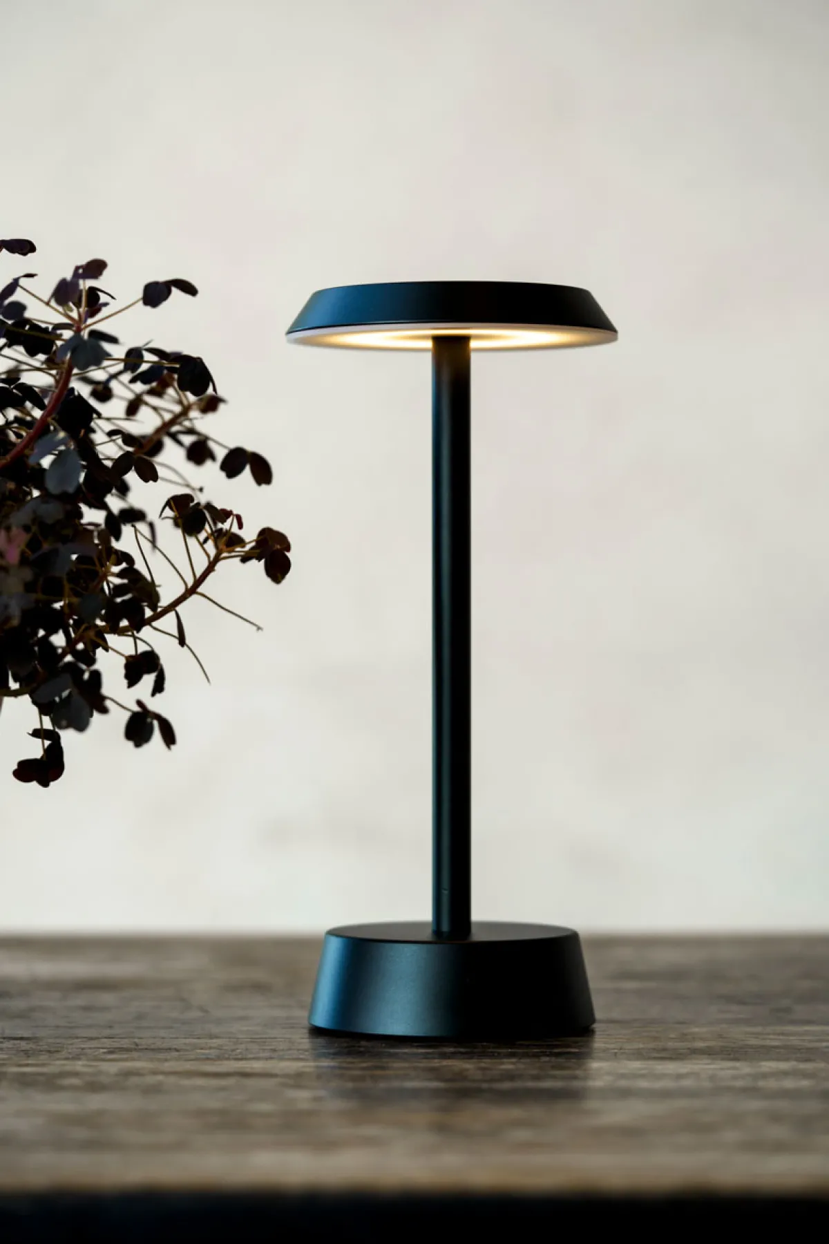 Led Lampen>DUNI LED Lampe kabellos Nour 26,3 x Ø 11,9 cm 14 Std. Graphite