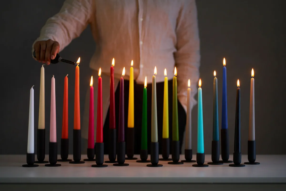 Stabkerzen>DUNI Leuchterkerzen, getaucht 245 x Ø 22 mm 7,5 Std. Kiwi