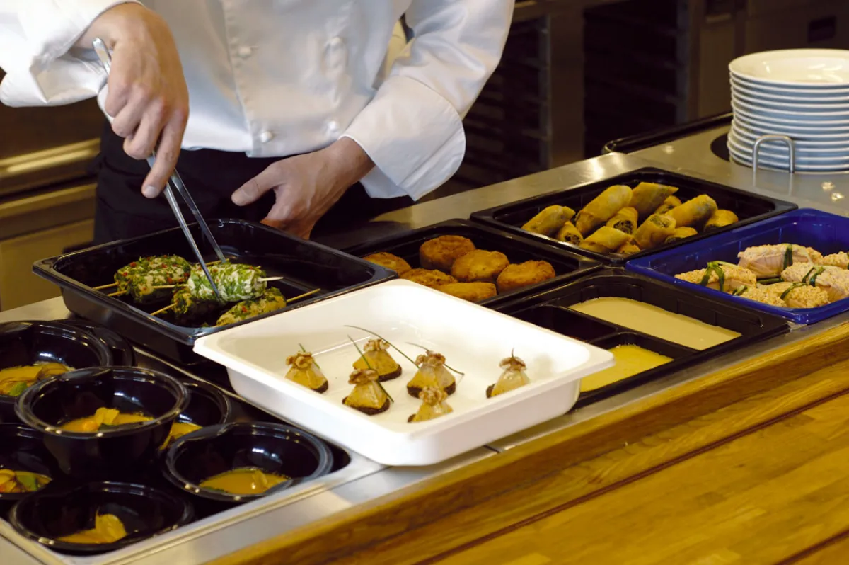 Siegelschalen>DUNIFORM PP-Schale 1/2 GN 325 x 265 x 80 mm Schwarz ungeteilt