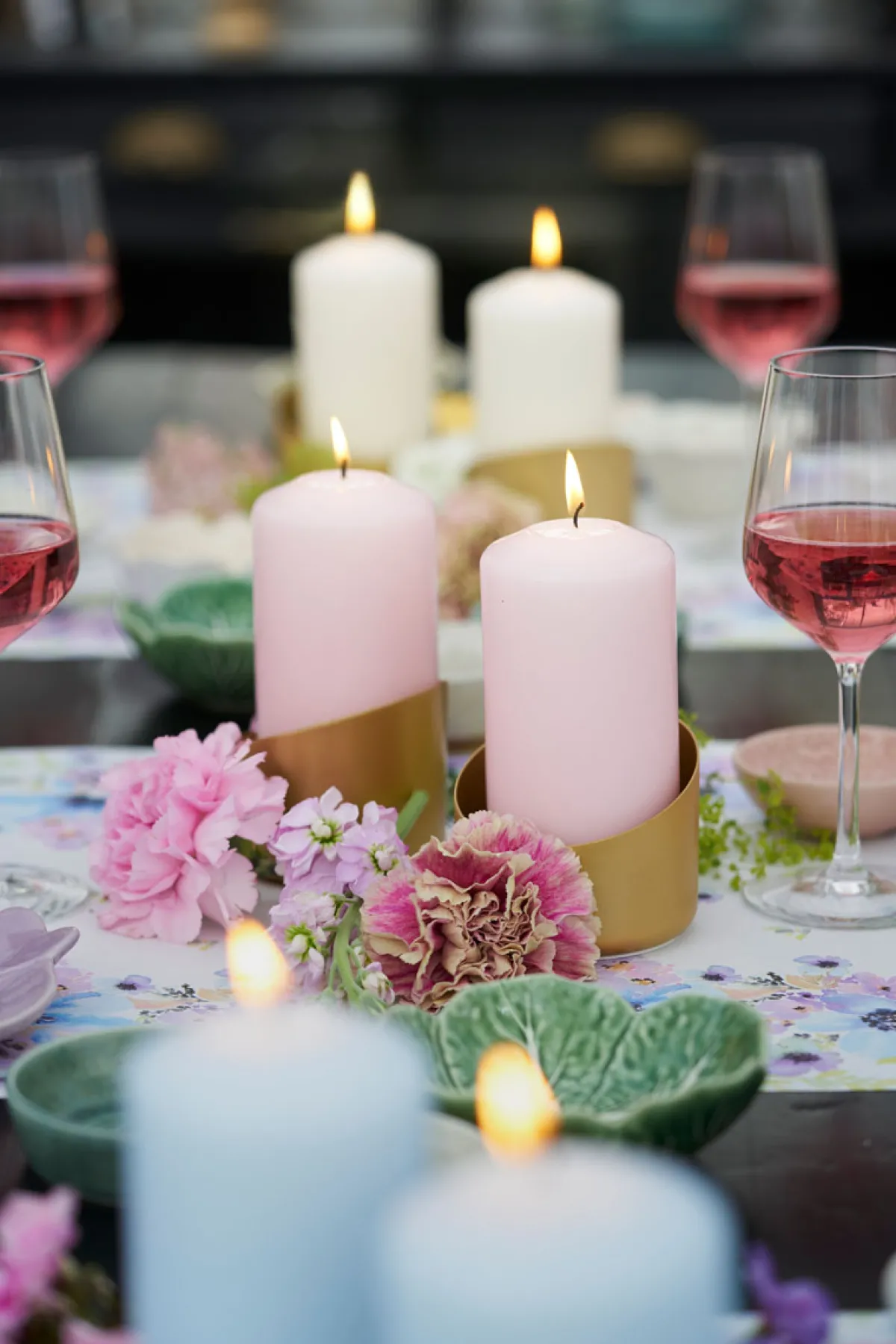 Stumpenkerzen>DUNI Stumpenkerzen 150 x Ø 70 mm 62 Std. Soft Pink