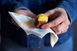 Servietten Im Lunchformat>DUNI Tissue-Serviette 33 x 33 cm Bunnies & Eggs 3-lagig